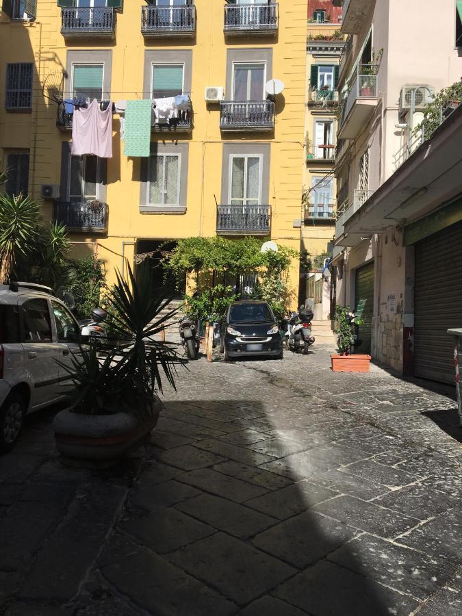 Residenza Chiaia Bed & Breakfast Napoli Bagian luar foto