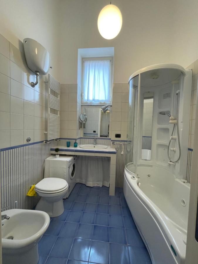 Residenza Chiaia Bed & Breakfast Napoli Bagian luar foto
