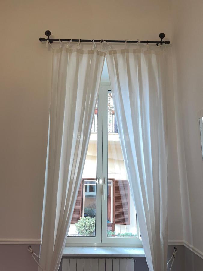 Residenza Chiaia Bed & Breakfast Napoli Bagian luar foto