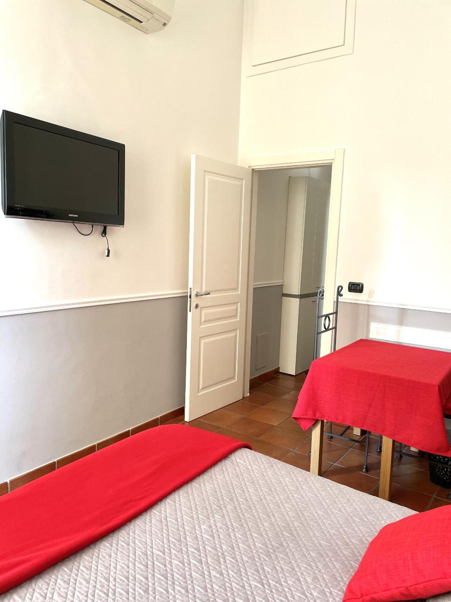 Residenza Chiaia Bed & Breakfast Napoli Bagian luar foto